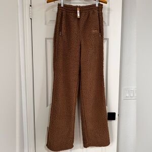 New w/tags - Skims Super Soft Teddy Pants size S